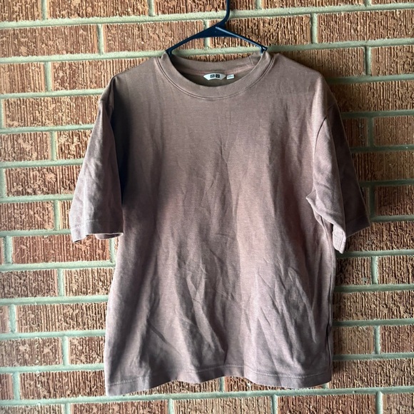 Uniqlo Light Brown Basic Short Sleeved T-Shirt Size Small - Picture 1 of 5